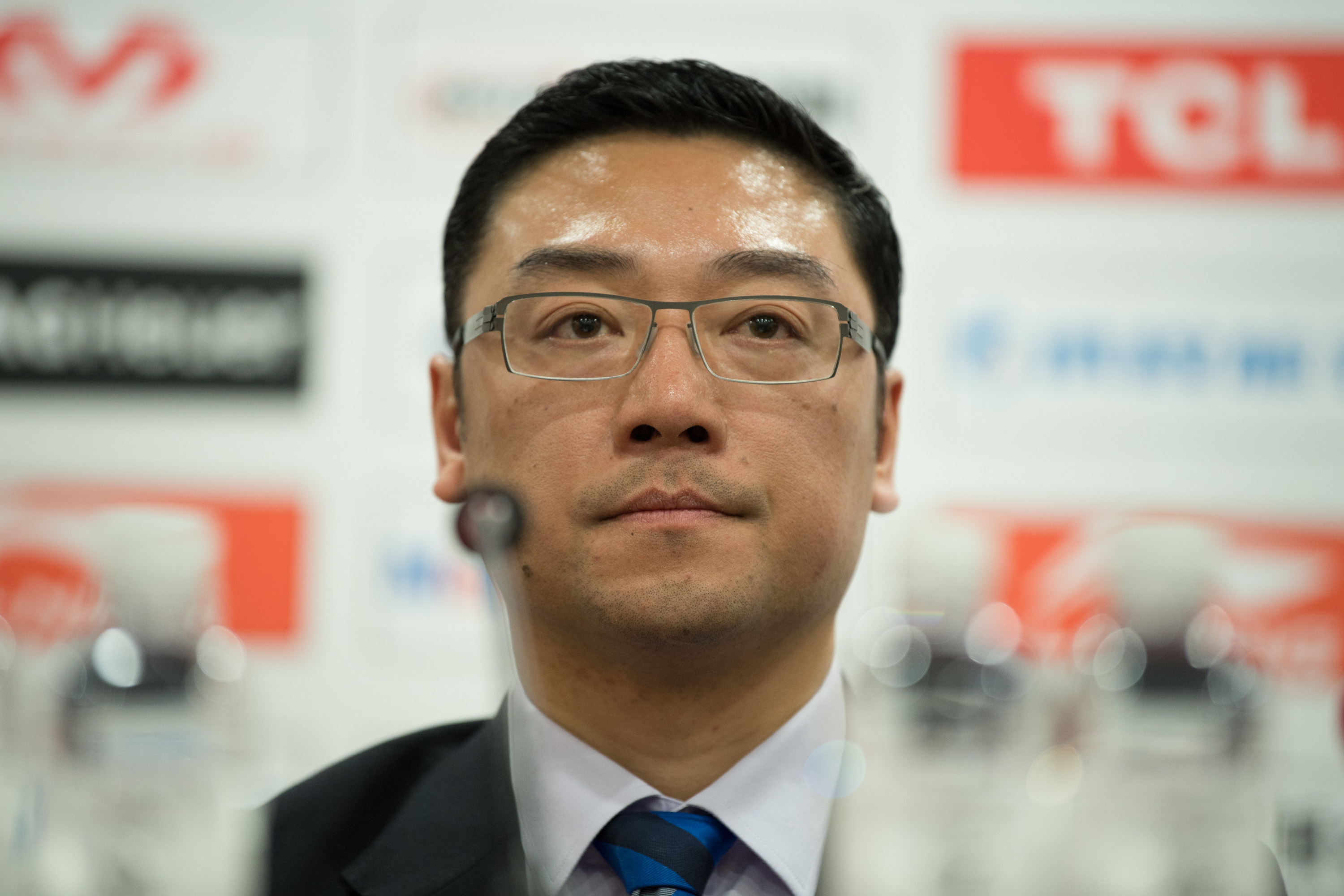 关于主教练公布出席下场比赛的首发阵容名单的信息
