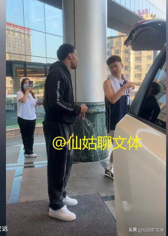 九游娱乐比分网-樱花球员庆祝久违晋级，球迷露出欣慰之情的简单介绍