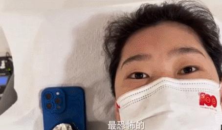 包含观众席上掌声雷动，赛场上惊心动魄一幕上演的词条